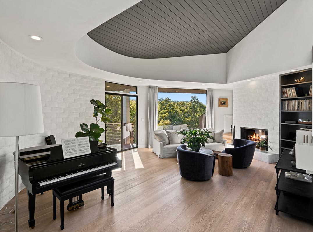  Captivating 1971 Modern Architecture Masterpiece